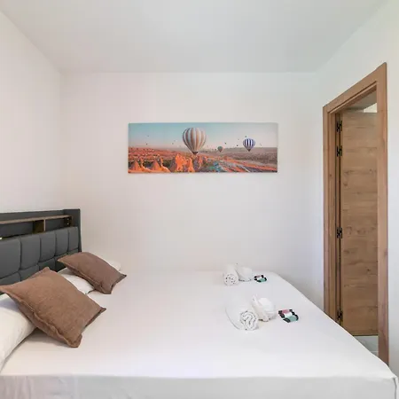 Con Piscina Privada Y Vistas Al Garraf Cerca De Sitges