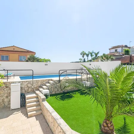 Con Piscina Privada Y Vistas Al Garraf Cerca De Sitges Casa de vacances Sant Pere De Ribes
